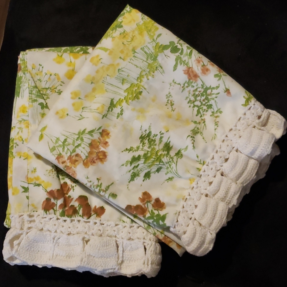 Cannon Royal Family vintage pillow cases set of 2